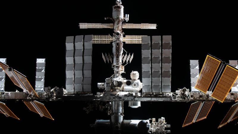 International Space Station: Amerikaanse astronauten Casada en Rubio wagen zich buiten het ruimtestation