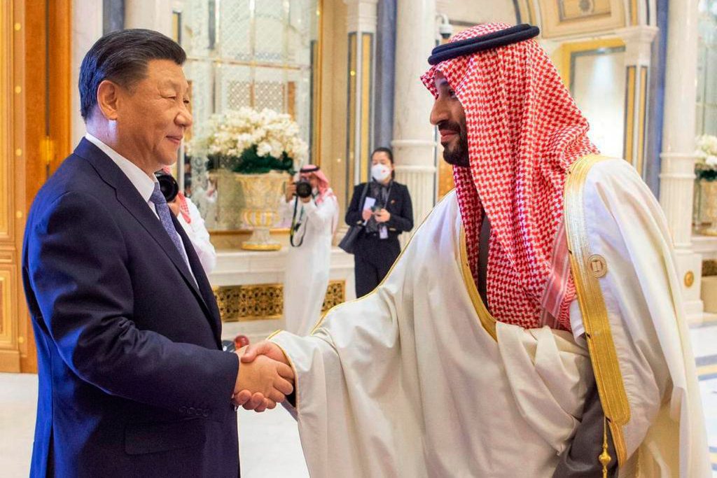 China roept op tot oliehandel in yuan op de Golftop in Saoedi-Arabië