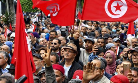 Tunesische demonstranten namen vorige week deel aan de mars in Tunis tegen president Kais Saied.