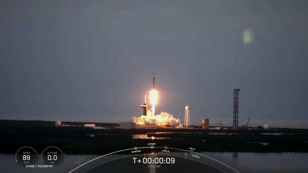 Een SpaceX Falcon 9-raket heeft met succes een Starlink-satelliet gelanceerd